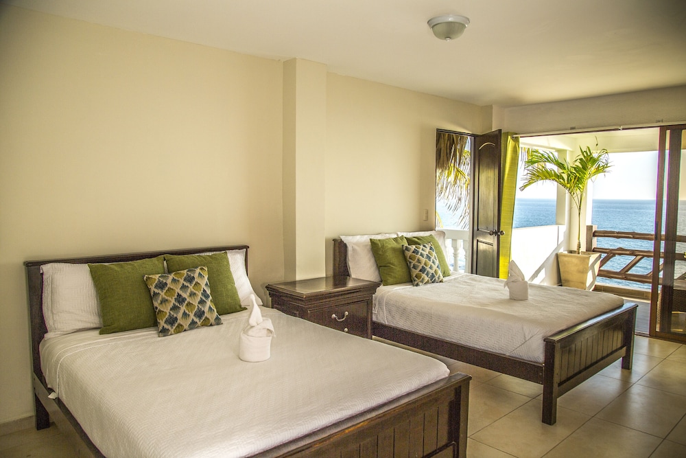 Hotel Los Farallones 28/70