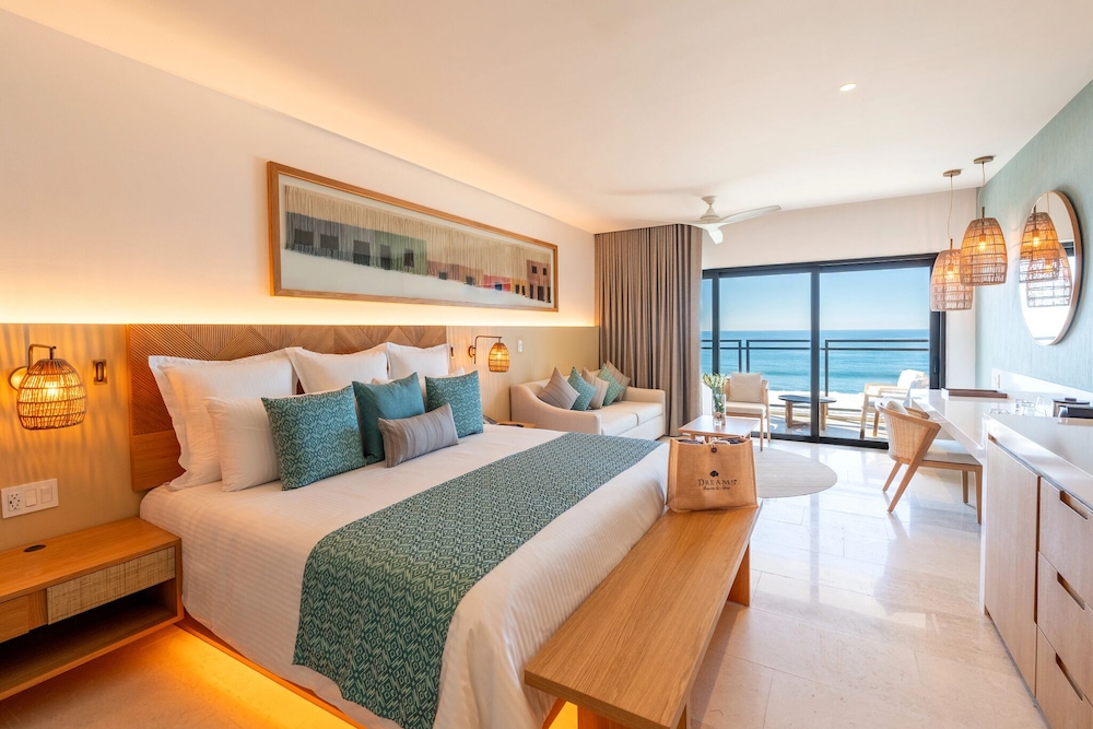 Preferred Club, Premium, King Bed, Ocean Front