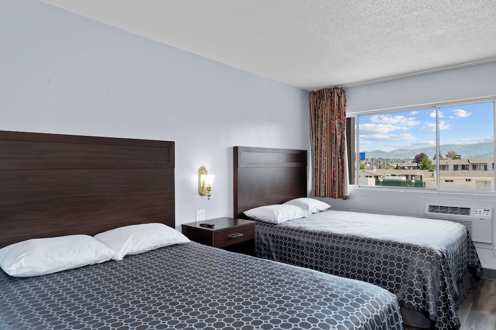 Holiday Lodge Wenatchee 11/42