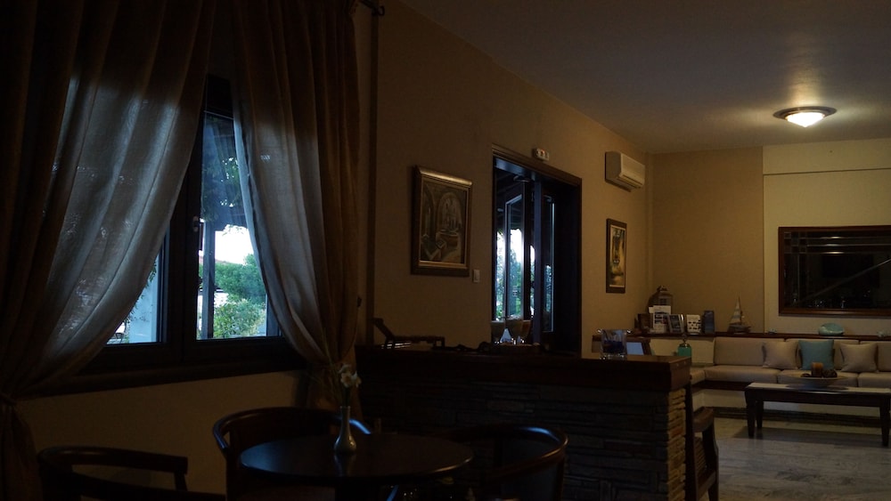 Sunset Hotel 42/69