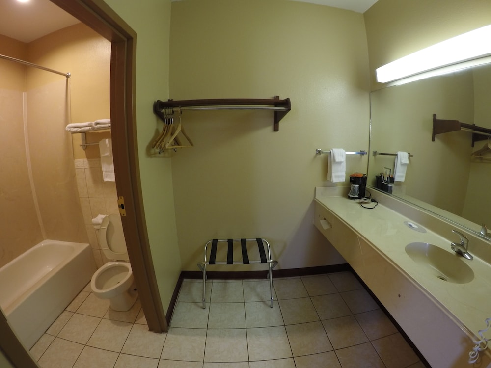 Americas Best Value Inn La Porte 20/46