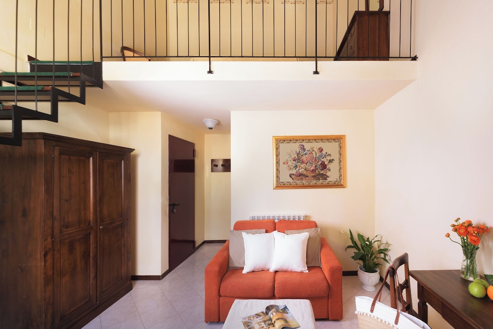 Hotel dei Capitani 44/65