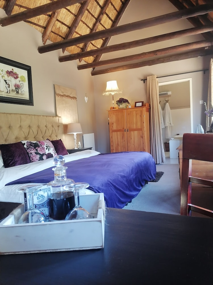 Hawklee Country House 8/50