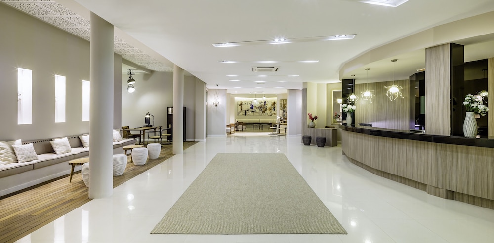 H10 White Suites - Adults Only 14/70