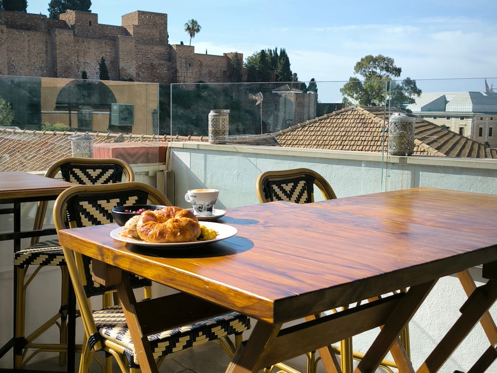 Alcazaba Premium Hostel 38/50