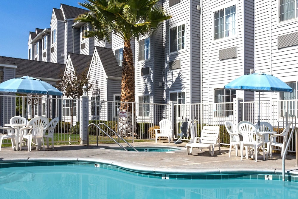 Microtel Inn And Suites Modesto Ceres 19/23