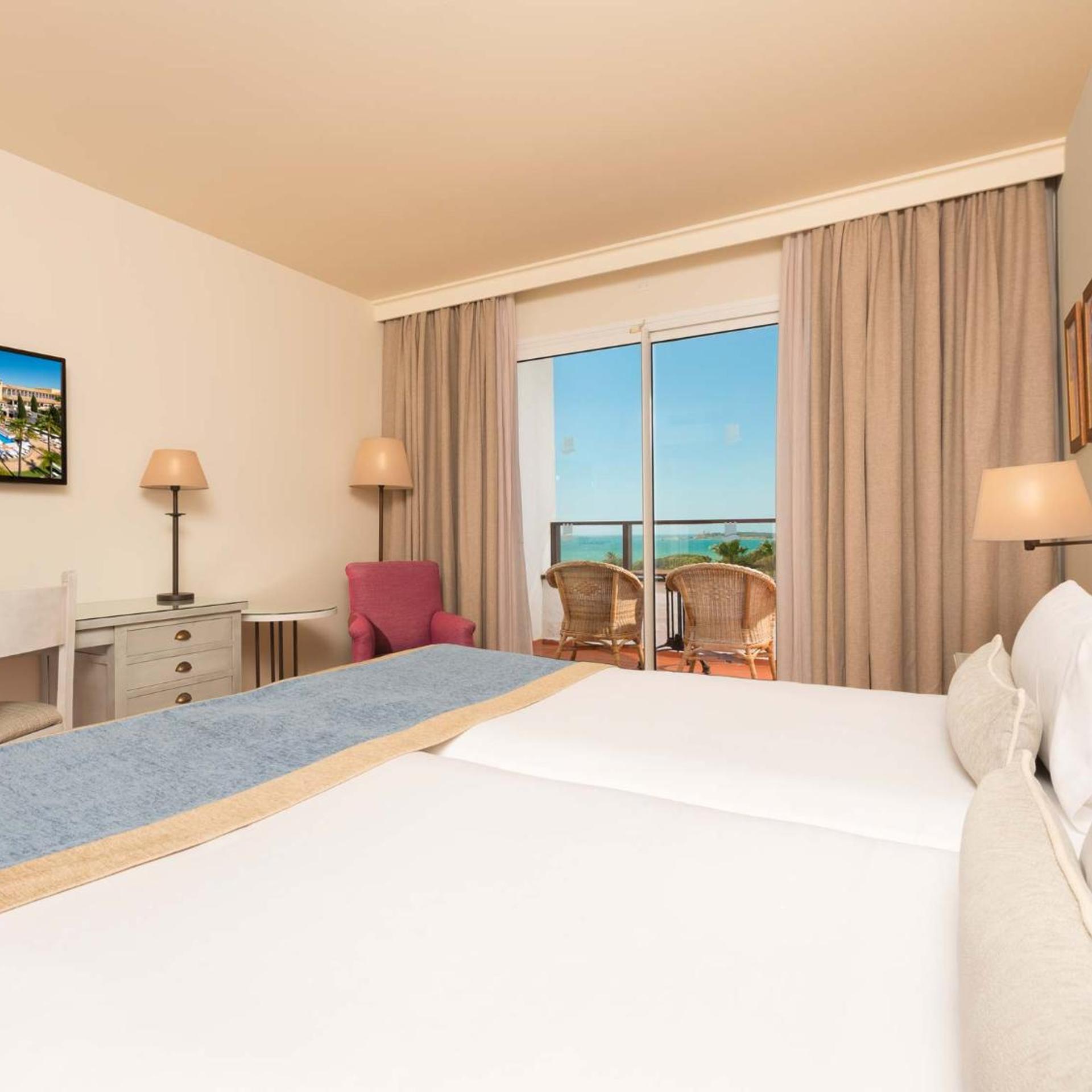 Room, Twin Beds, Lateral Side Sea View