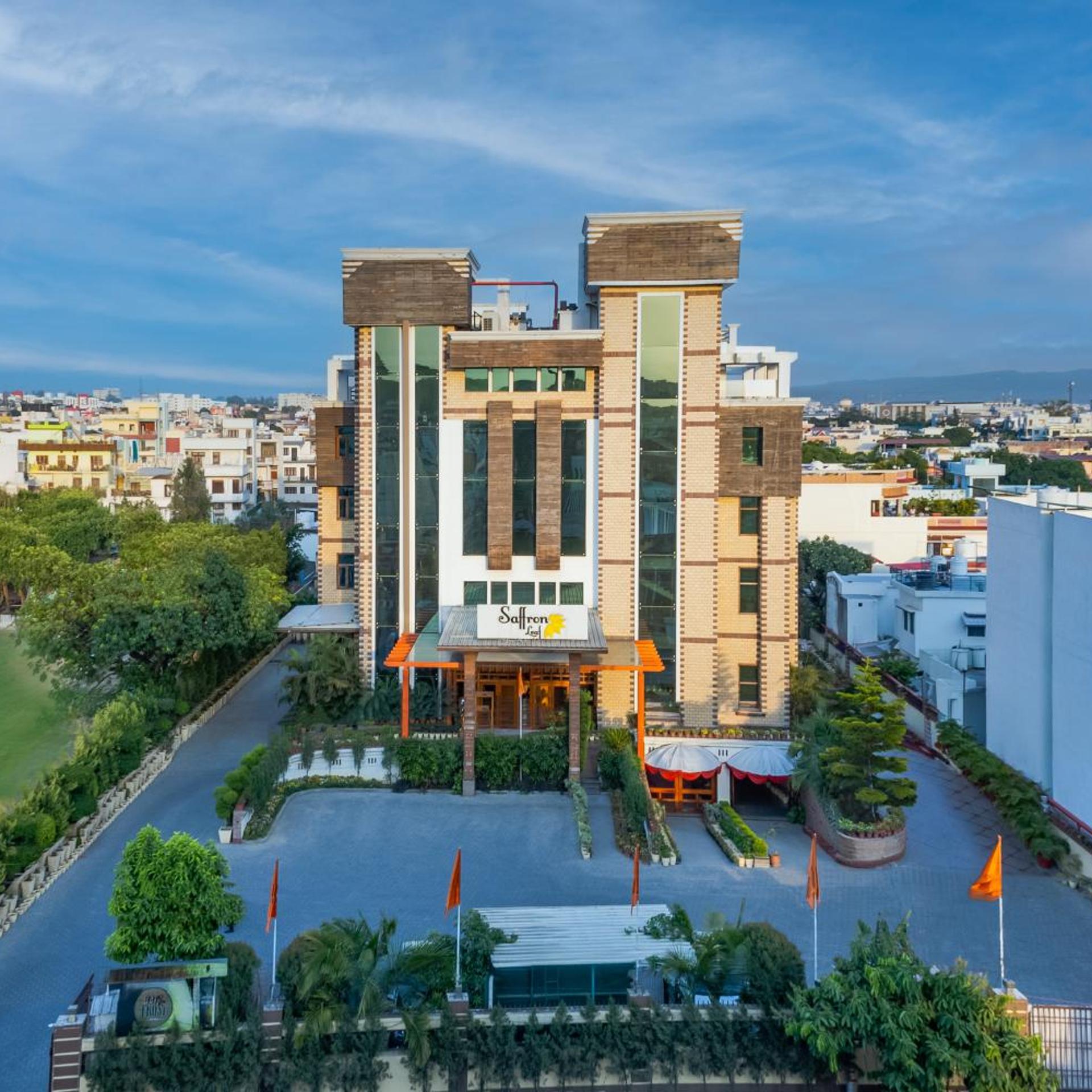 Hotel Saffron Leaf 2/50