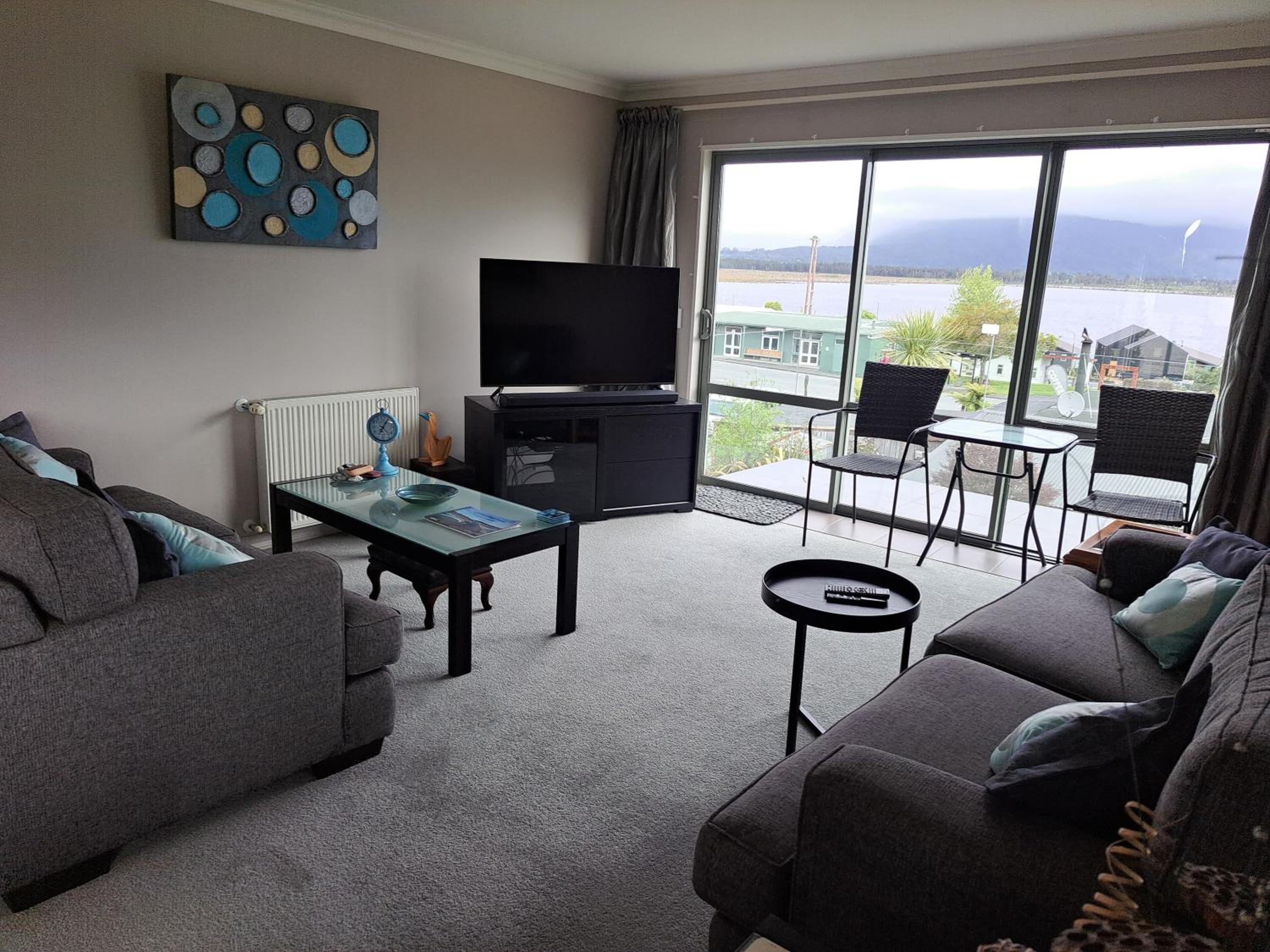 Hotel Lake Brunner 36/50