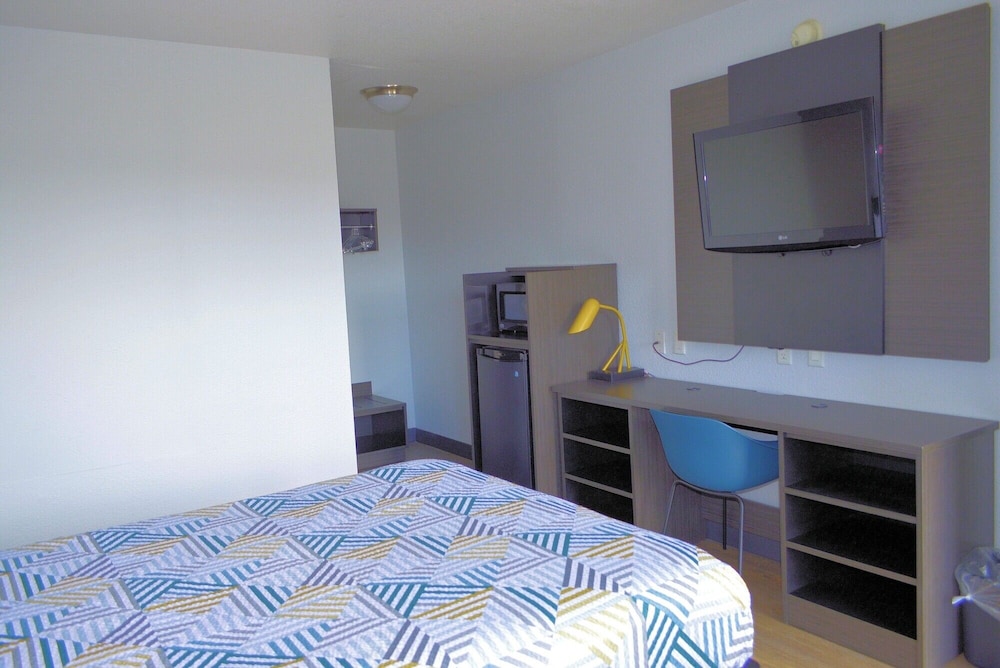 Motel6 Del Rio, TX 46/56