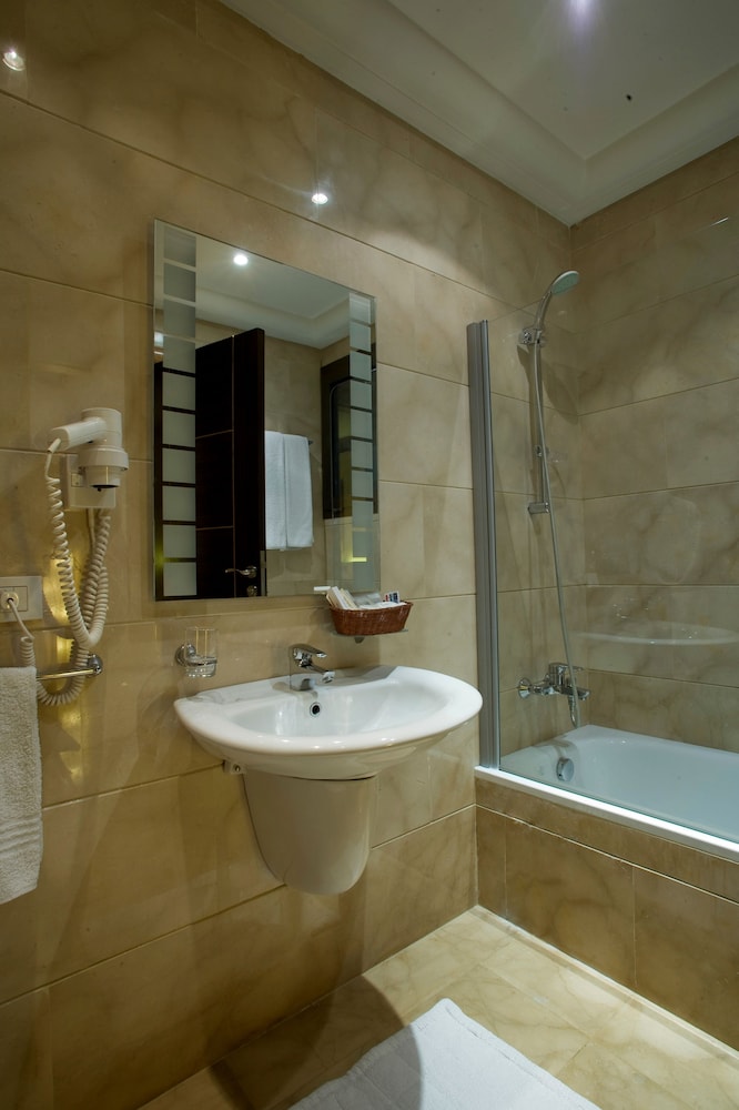 Lahoya Beirut Hotel 31/34