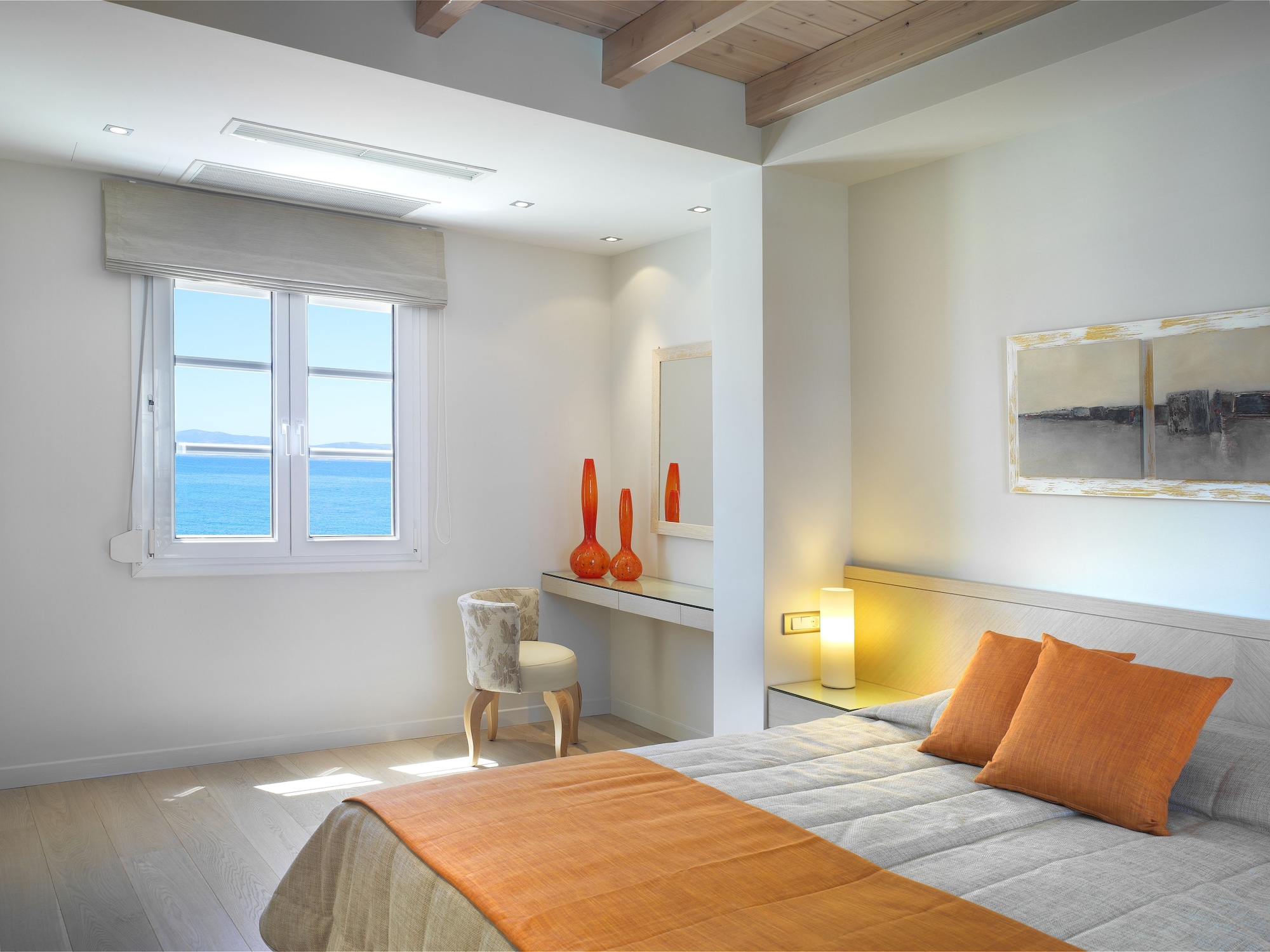 1 BEDROOM, SUITE