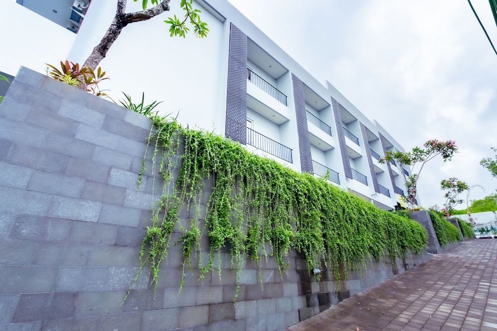 Nivasa Hotel 35/38