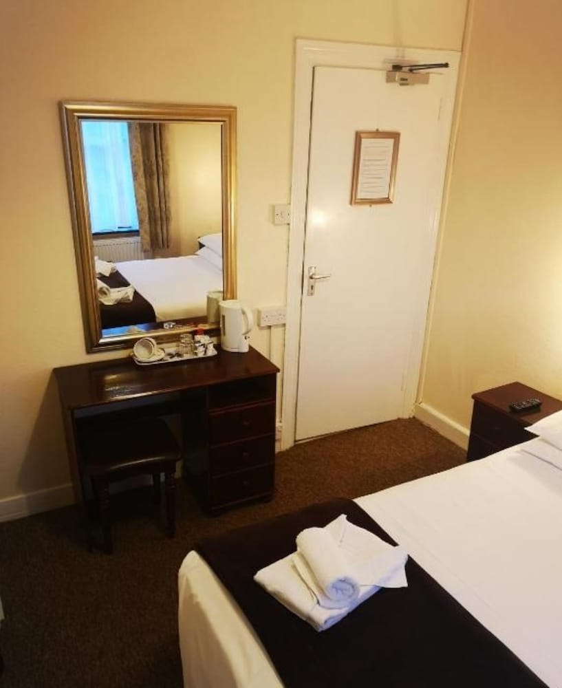 Westgate Hotel 5/52