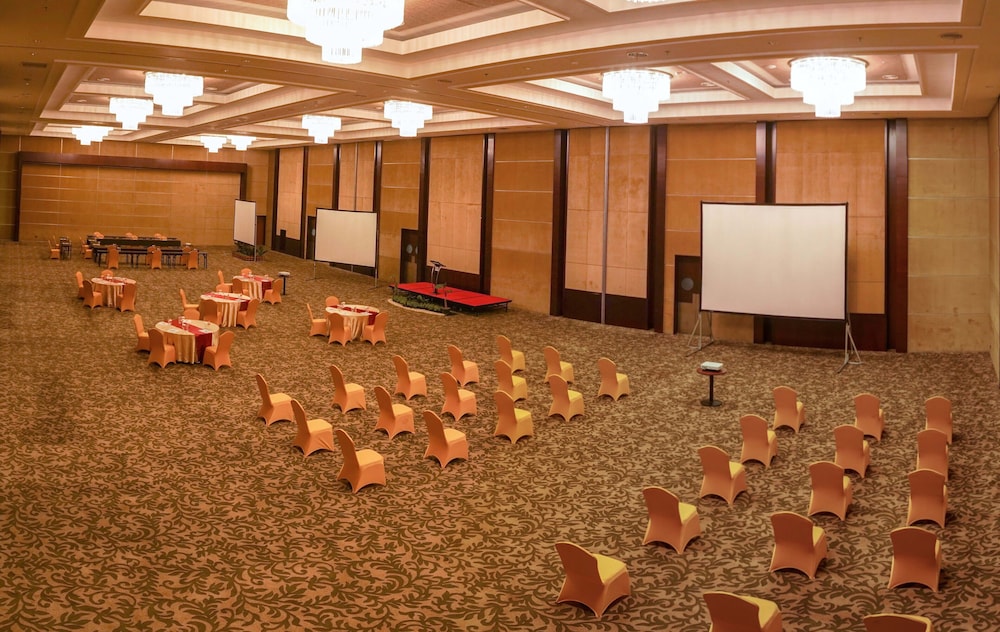 Swiss-Belhotel Serpong 27/37