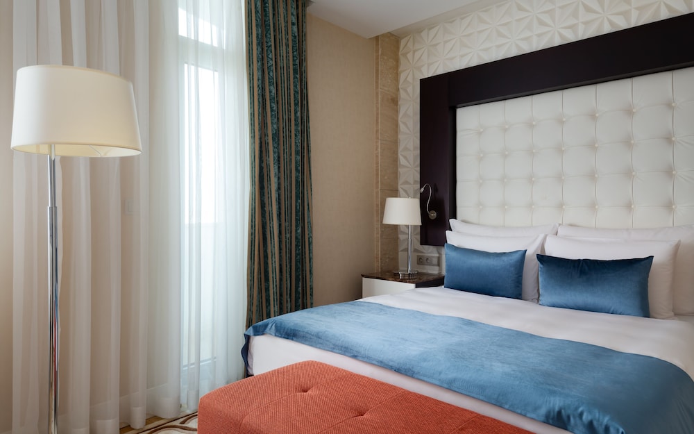 Room at Badamdar Hotel and Residences, BAKU