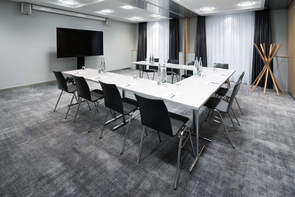 Radisson Hotel Zurich Airport 62/70