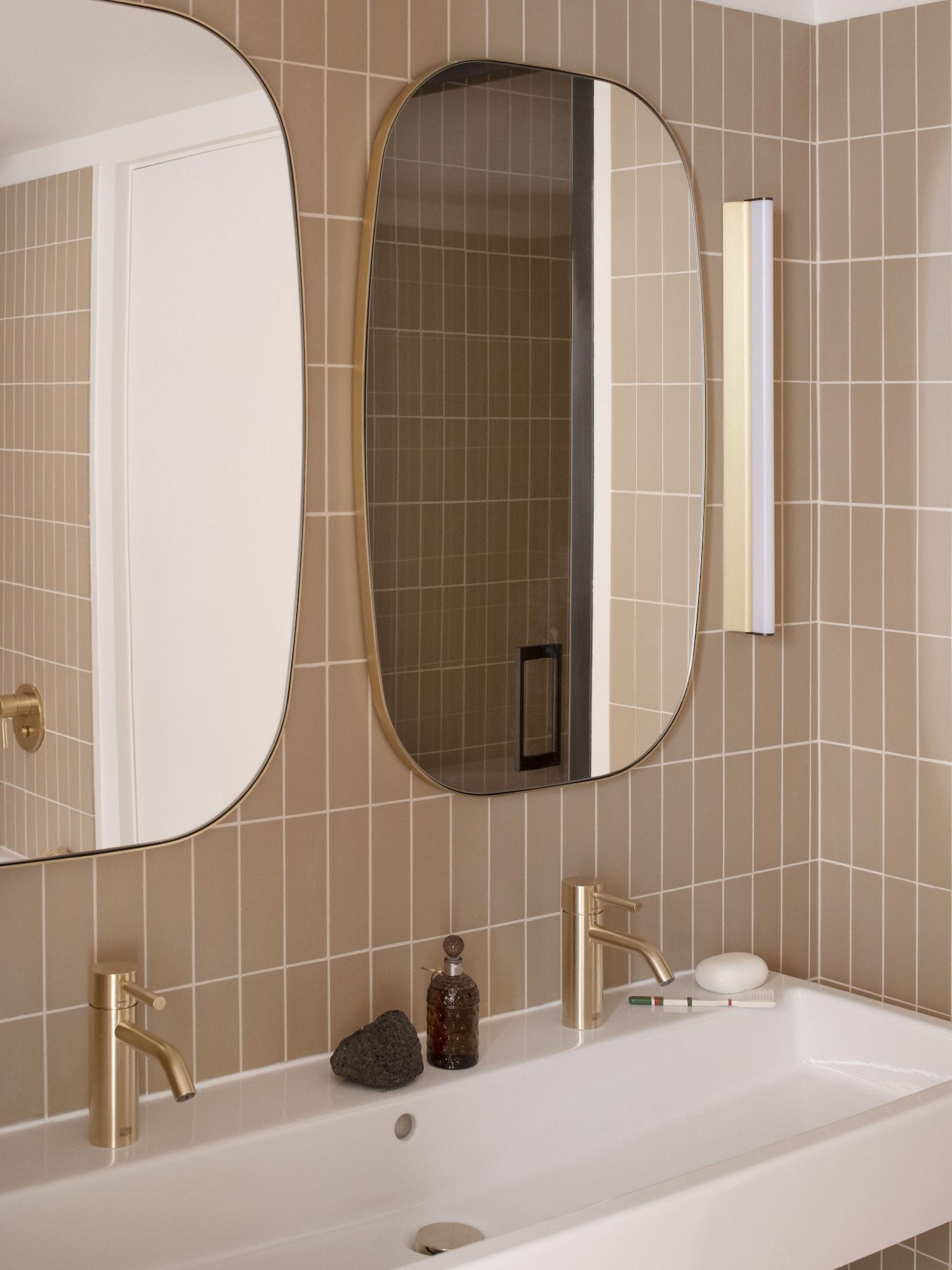 Adjoining, Double Bed، Hotel Nuage Paris 8 4/4