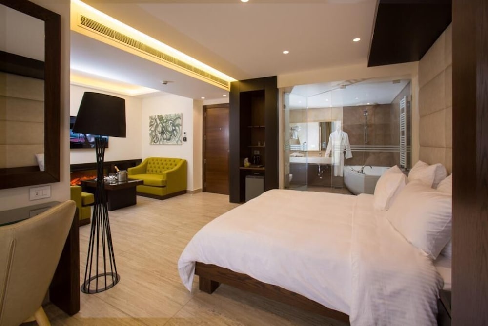 Opera Hotel 16/40