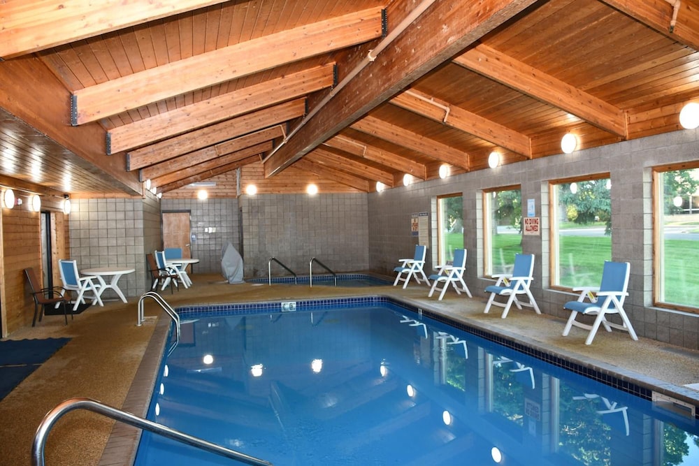 Stillwater Inn Suites 33/50