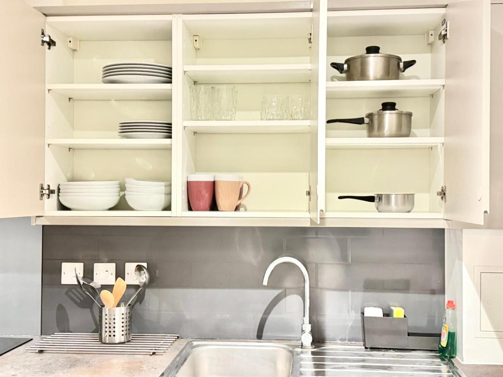 Hampton Suites Serviced Apartments 21/23