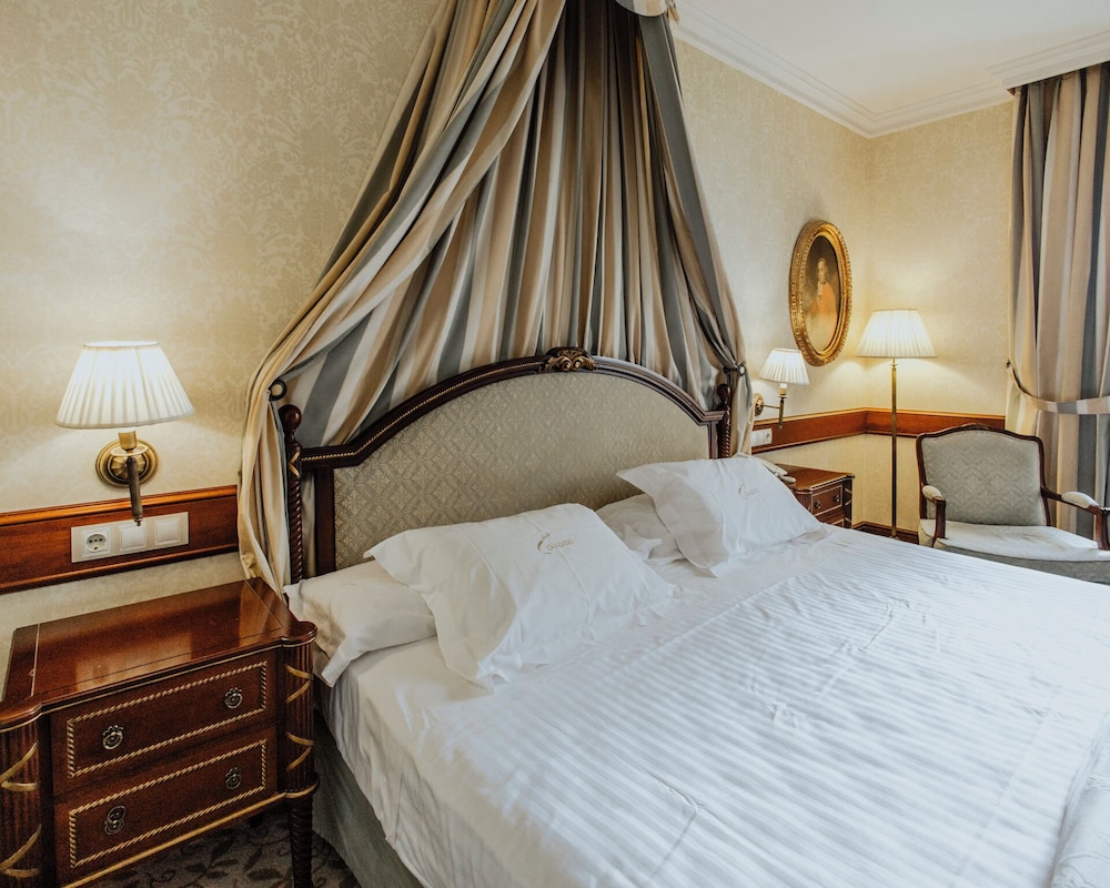 Superior, Triple, King Bed