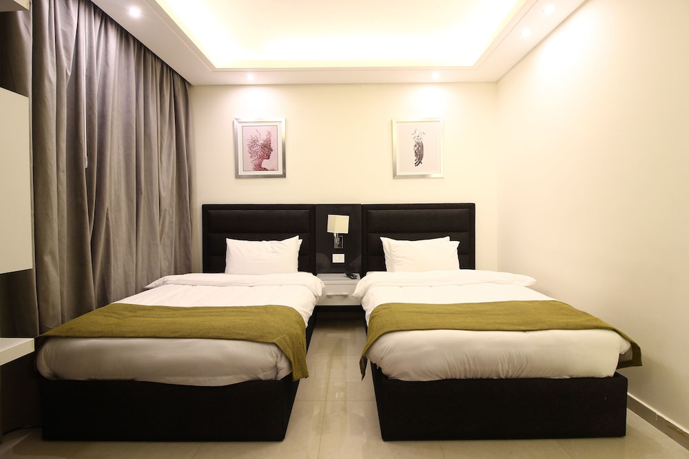 Palm Ville Suites 9/46