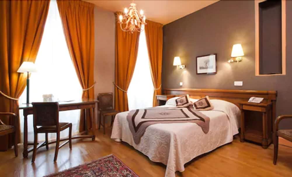 Hôtel du Palais Bourbon 34/50