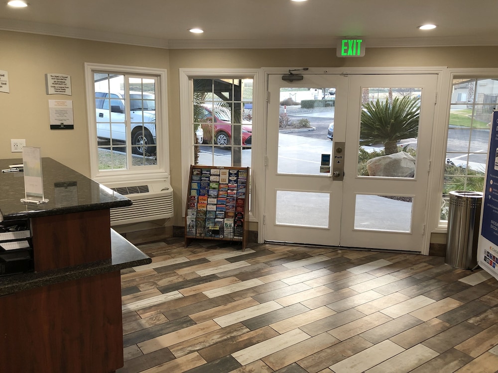 Quality Inn Kettleman City near Hwy 41 9/36