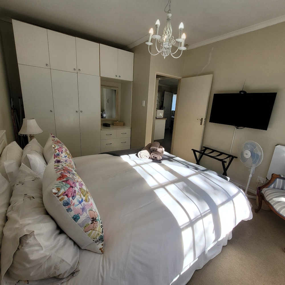 AppleBee Guest Cottages 20/50