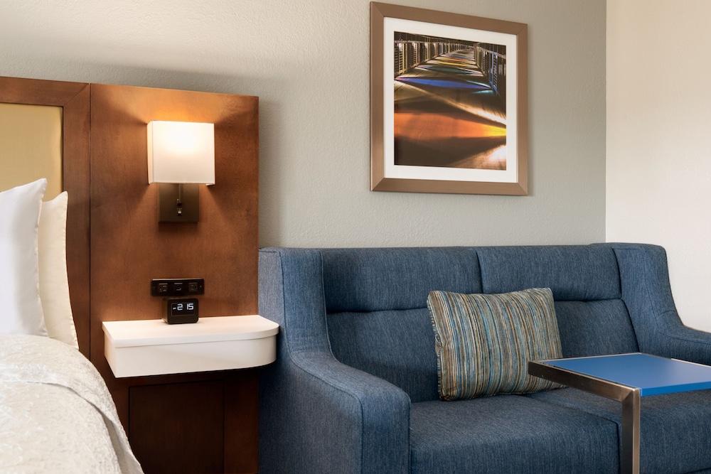 Hampton Inn West Des Moines Lake Drive 30/43