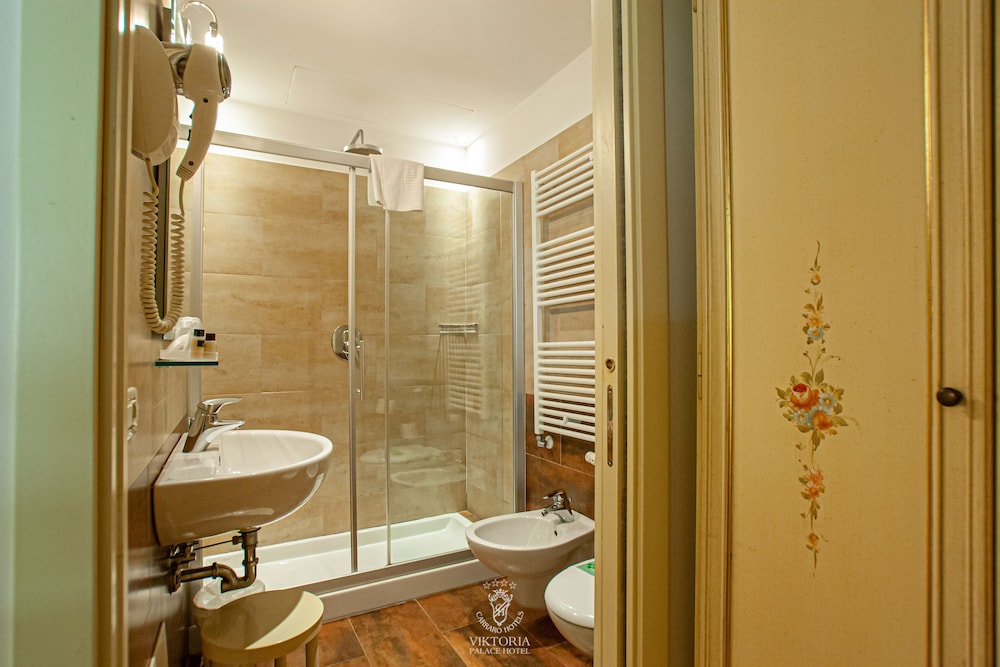 Viktoria Palace 24/76