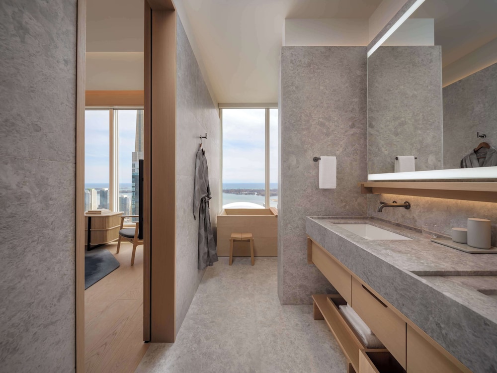 Nobu Hotel Toronto 47/50