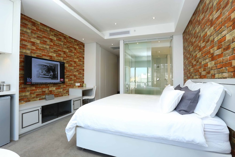 Sandton Skye Unit 702 8/50