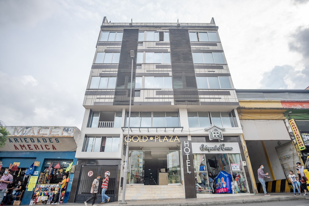 Ayenda 1910 Gold Plaza 1/25
