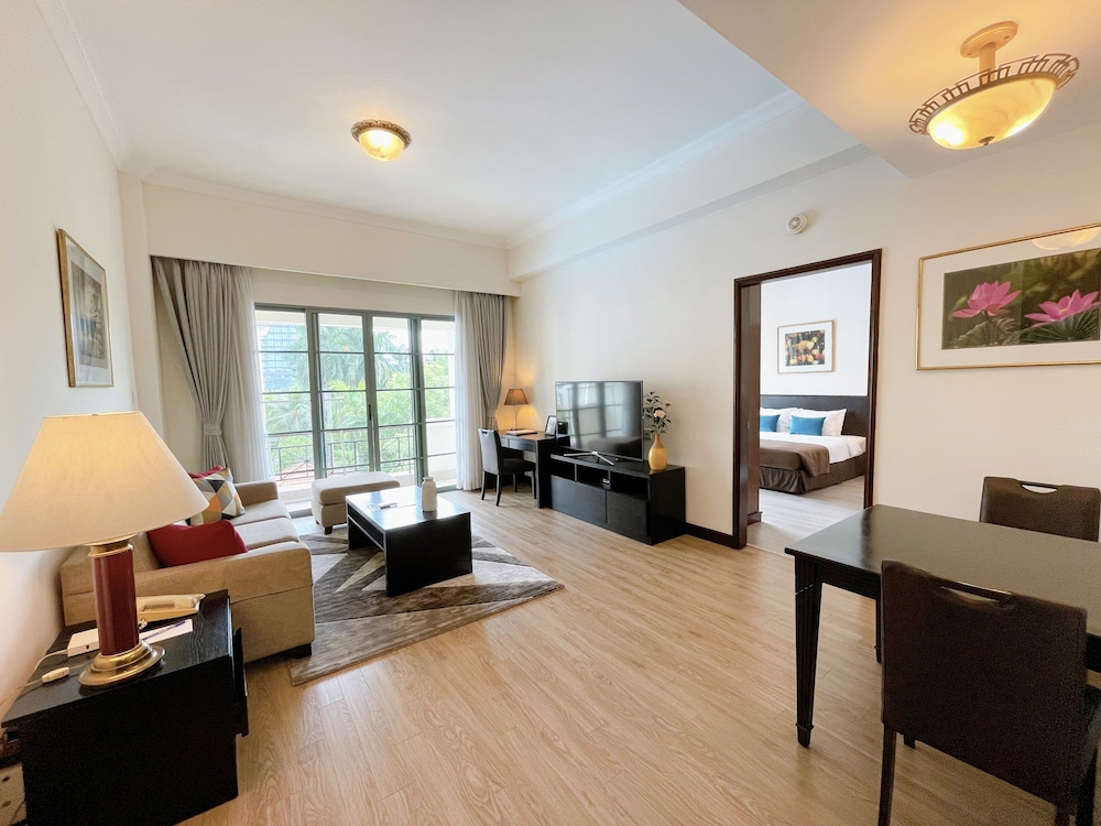 Diamond Westlake Suites 21/50