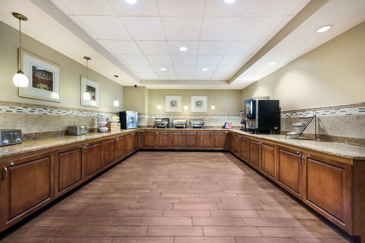 Country Inn & Suites by Radisson, Virginia Beach (Oceanfront) 8/35