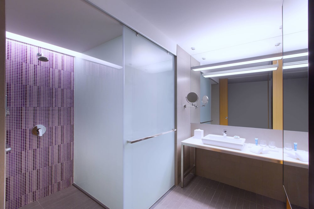 Aloft Kuala Lumpur Sentral Hotel 23/82