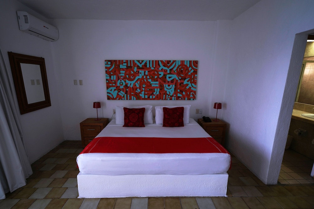 Emperador Vallarta Beachfront Hotel and Suites 23/74