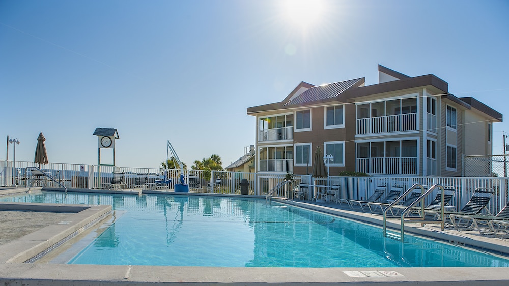 Soundside Holiday Beach Resort 2/64