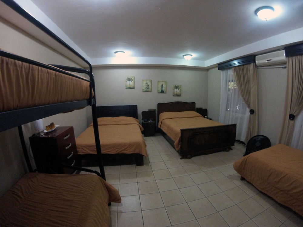 Hotel Santa Maria Inn 13/56