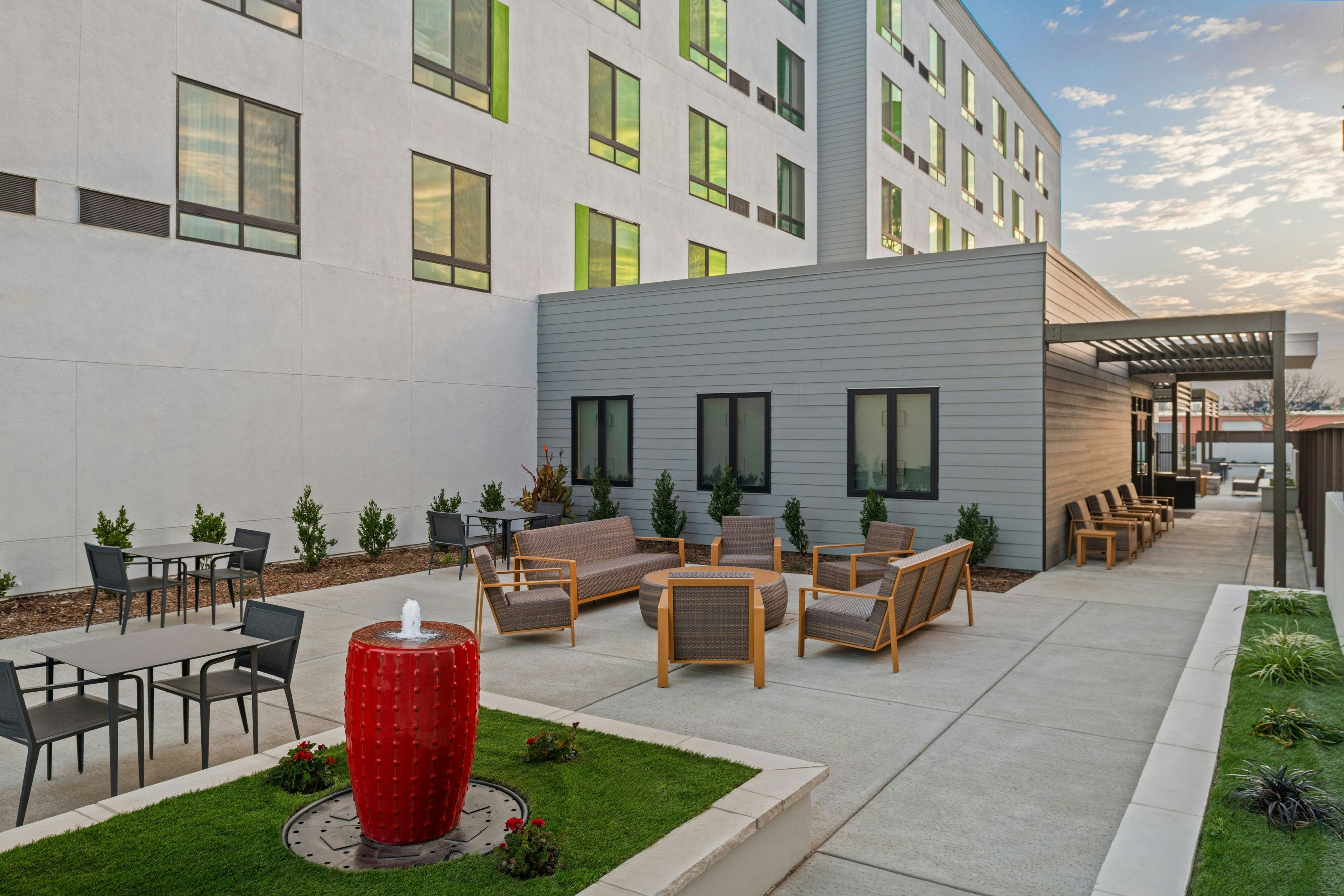 Courtyard By Marriott Woodland 9/19