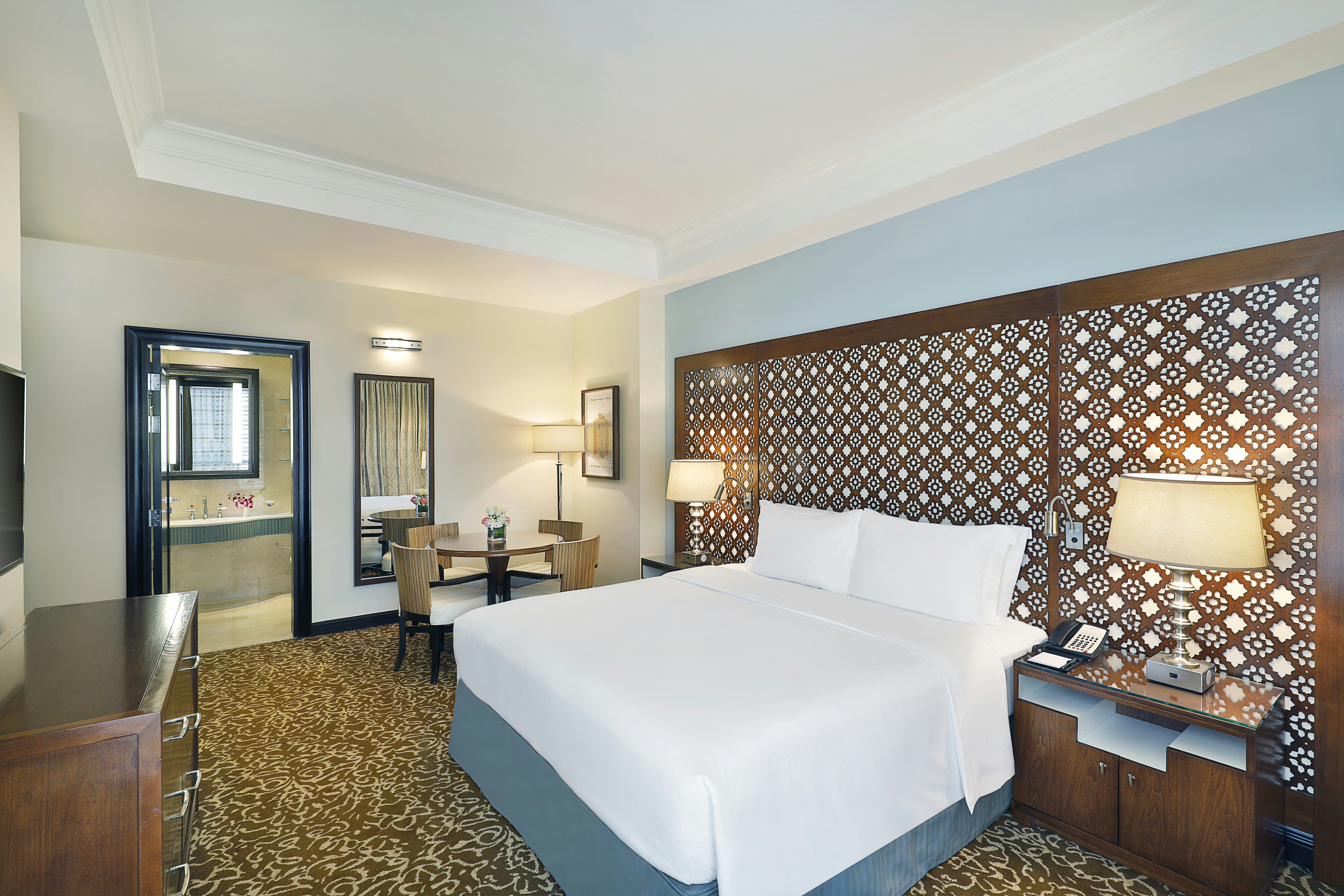 1 BEDROOM, SUPERIOR, SUITE, KING BED