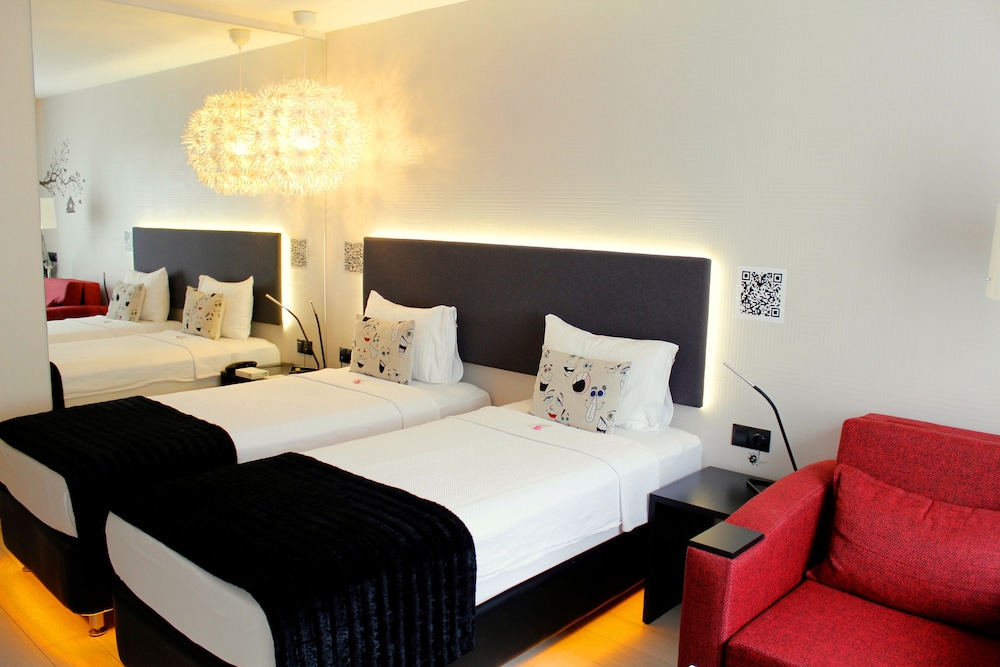 TEMPO FAIR SUITES 11/65