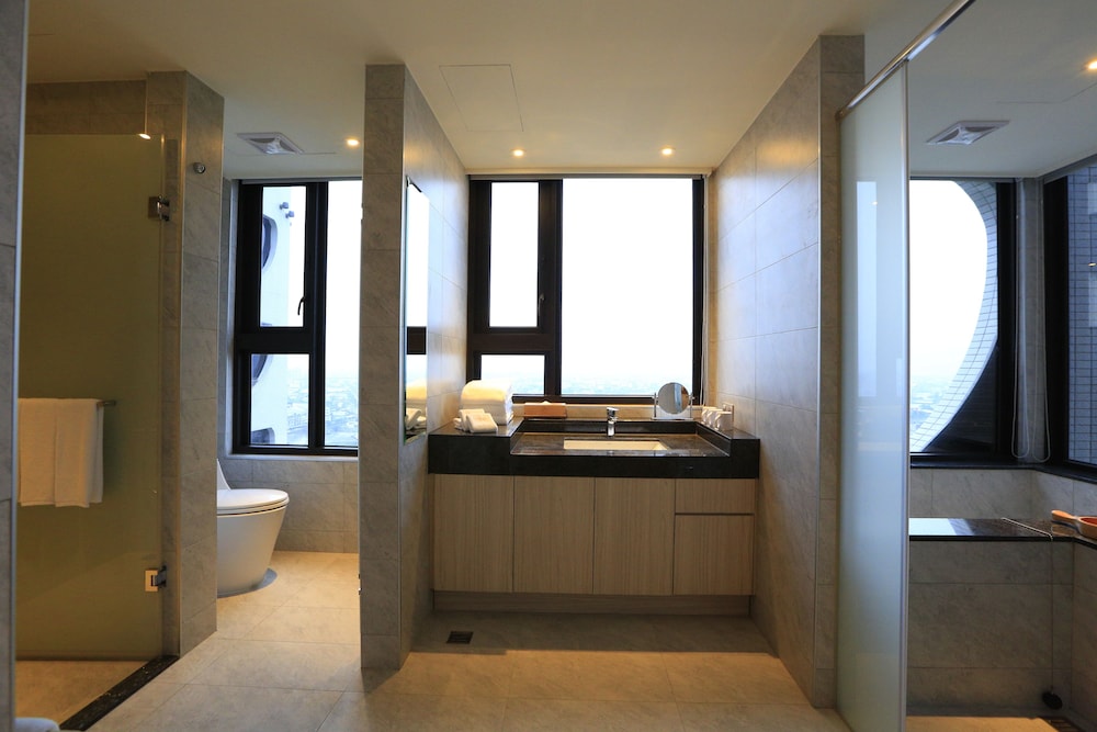 Cuncyue Hot Spring Resort 7/60