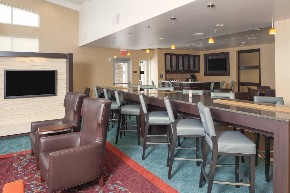 Residence Inn By Marriott Grand Rapids Airport 27/37