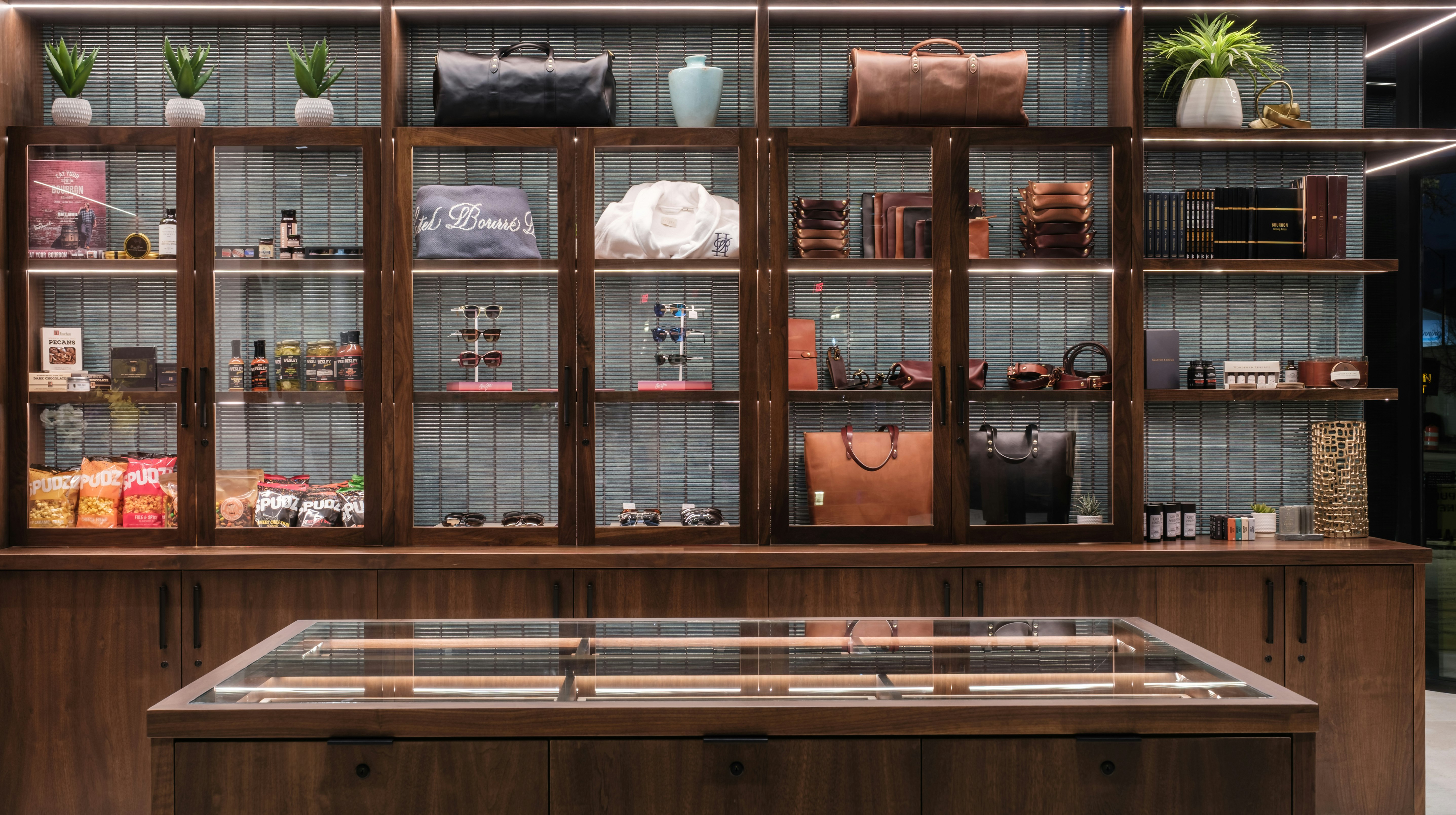 Hotel Bourre Bonne Louisville, Curio Collection by Hilton 4/56