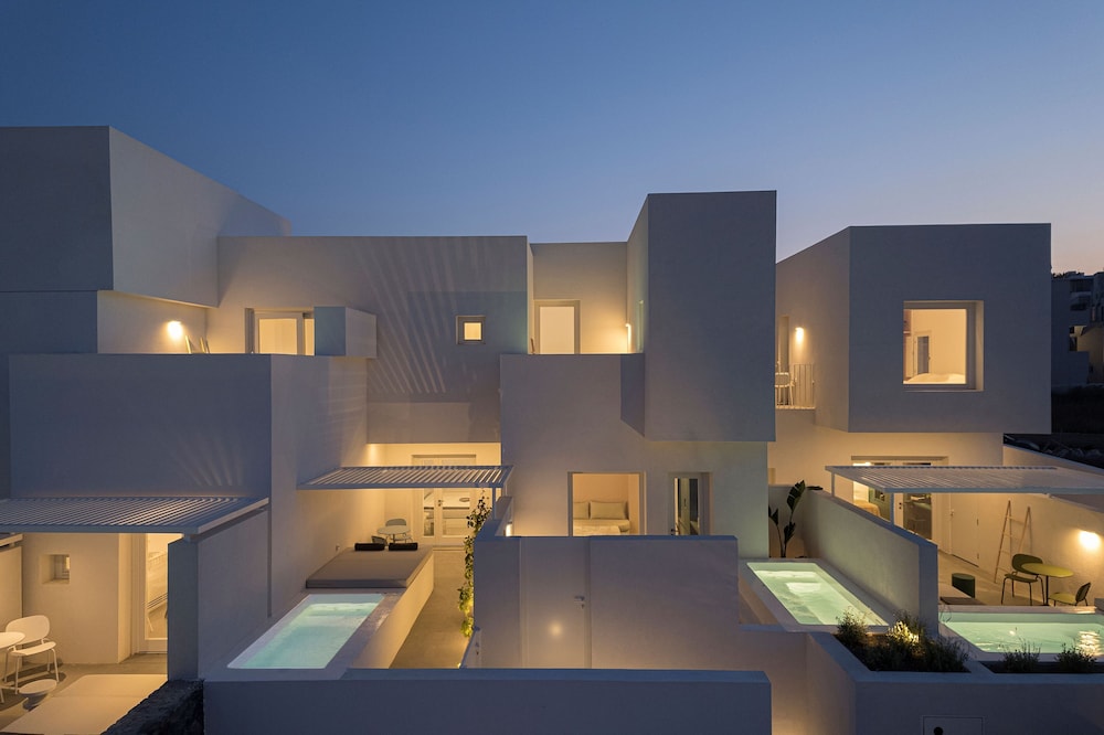 NEO SUITES 68/75