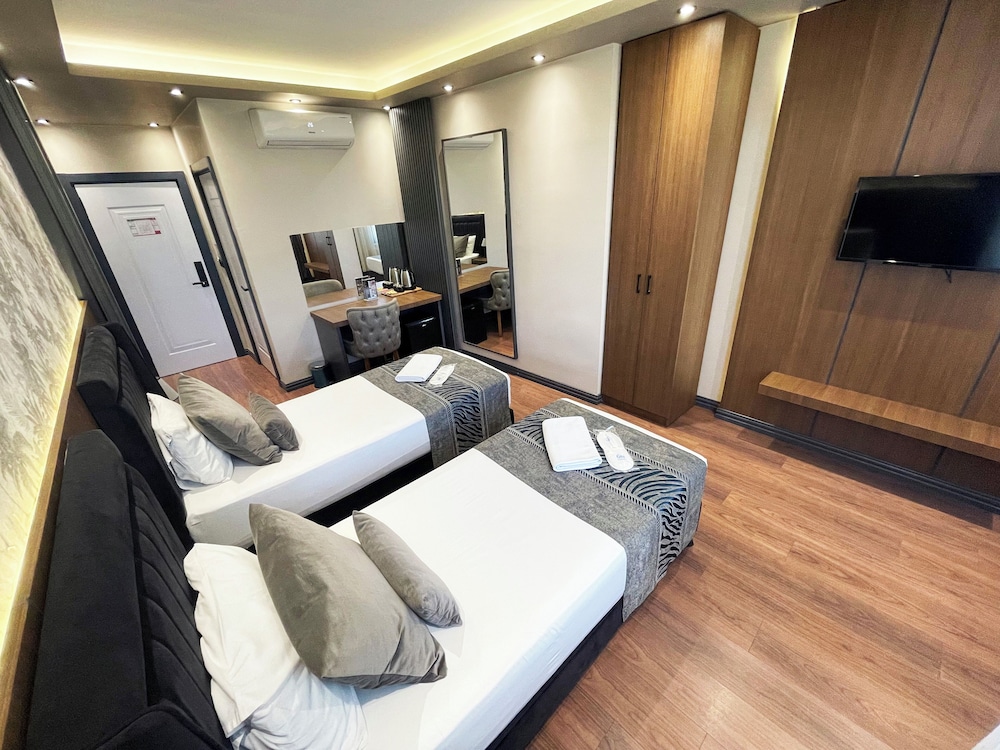 Grand Uskudar Otel 3/39