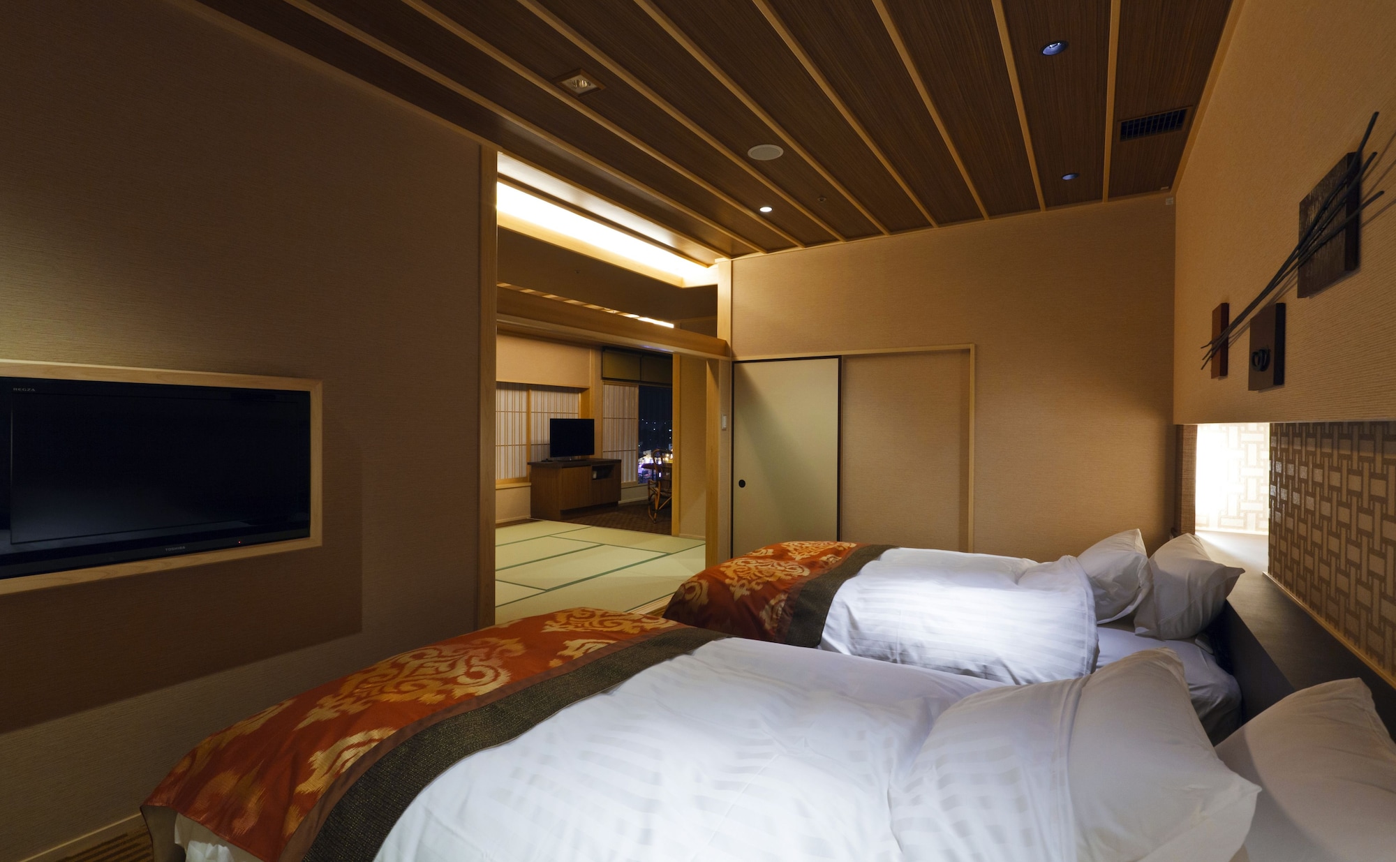 Suite, 2 Futon Beds, 3 Beds, Outdoor Bath